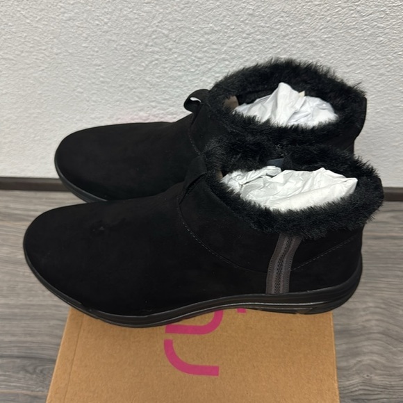 Ryka Water-Repellent Side-Zip Ankle Boots Faux Fur-Amber (WIDE) - Picture 6 of 7